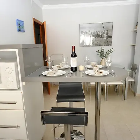 Centro De Conil Muy Amplio Solo Alquillamos Familias Parejas